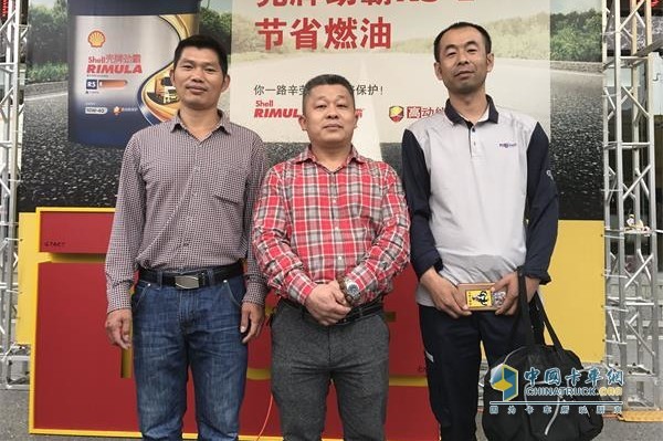 卡車網(wǎng)用戶代表參加現(xiàn)場活動