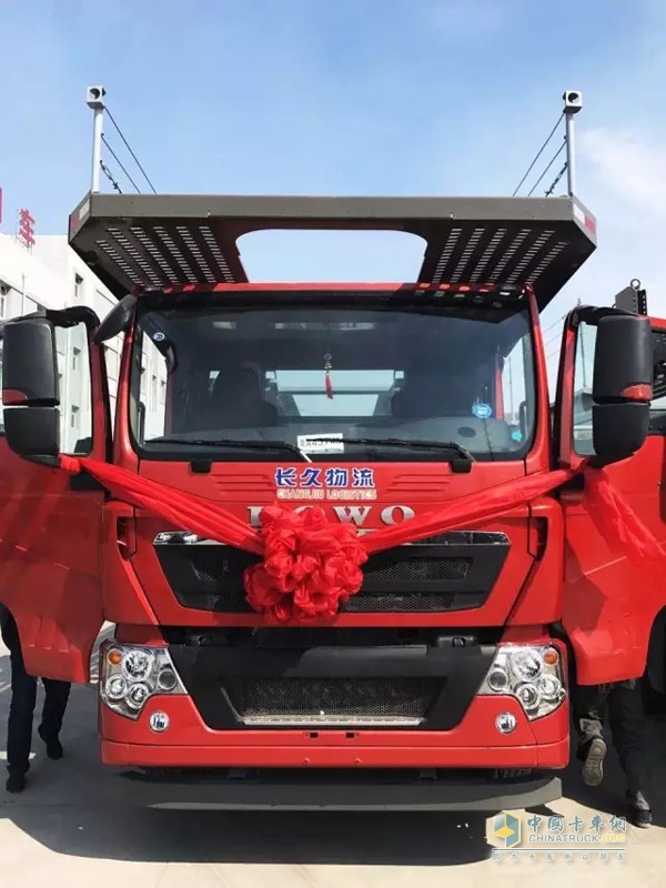 底盤采用的是由中國重汽生產的T5G 6X2底盤車