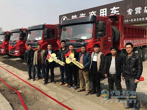 灤縣團購交車現(xiàn)場