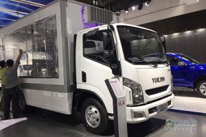 上海車展，上汽躍進(jìn)攜新能源物流車亮相