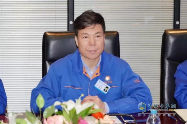 法士特集團(tuán)董事長、黨委書記嚴(yán)鑒鉑