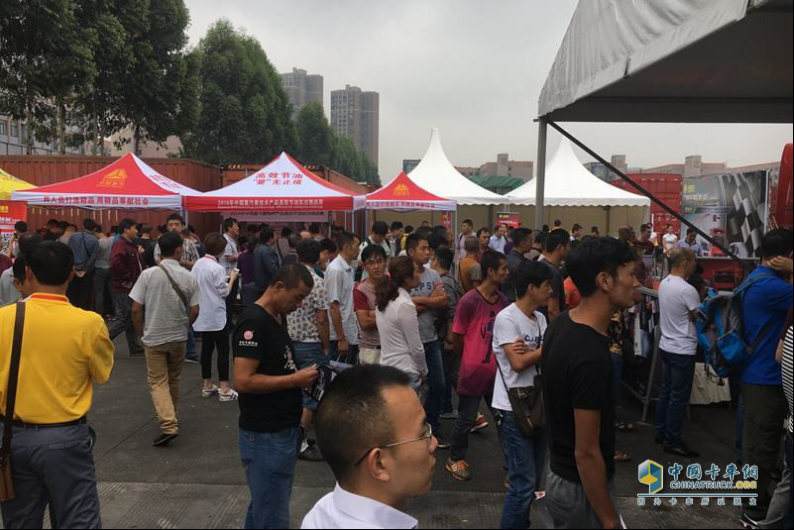 去年節(jié)油賽現(xiàn)場人聲鼎沸