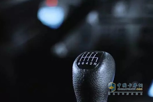 針對(duì)不同路況合理控制檔位