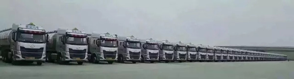 100臺(tái)乘龍H7危化品運(yùn)輸車
