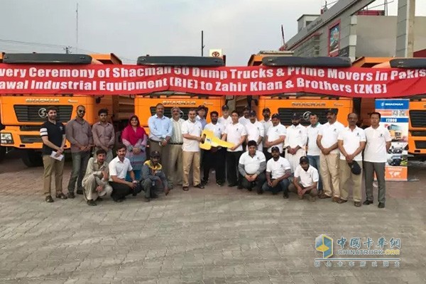 50輛陜汽重卡批量交付巴基斯坦客戶