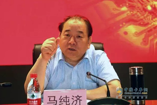 黨委書記、董事長馬純濟(jì)