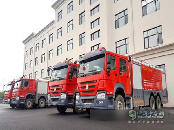 中國(guó)重汽消防車投入黑龍江雙鴨山執(zhí)勤戰(zhàn)隊(duì)