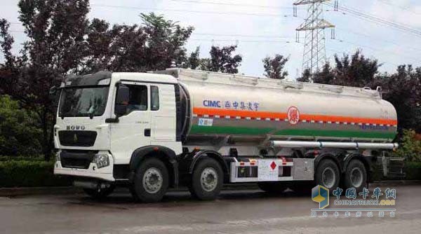 中集瑞江50輛鋁合金液罐車(chē)準(zhǔn)備奔赴西南某大型運(yùn)輸公司