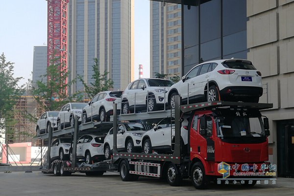 長久中置軸車輛運(yùn)輸車