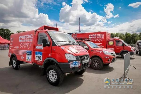 賽車隊(duì)由1輛GAZ SOPOL 小VAN賽車，1輛福田拓陸者和1輛搭載康明斯ISF3.8引擎的GAZ VALBY保障車組成，賽車和福田拓陸者都采用了康明斯ISF2.8量產(chǎn)發(fā)動(dòng)機(jī)