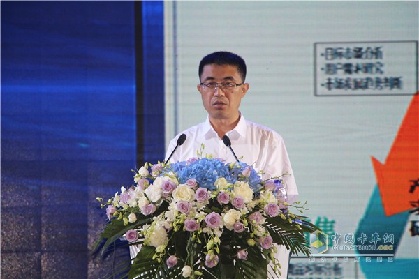 福田汽車(chē)集團(tuán)總經(jīng)理助理兼時(shí)代事業(yè)部副總經(jīng)理兼營(yíng)銷(xiāo)公司總經(jīng)理鄭夕亮