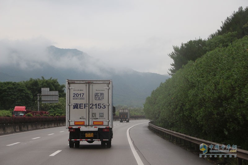 奧鈴大篷車熱襲佛山 超級(jí)卡車詮釋高效物流發(fā)展