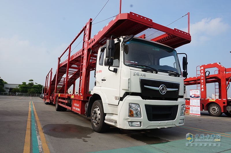 體系協(xié)同促進(jìn) 東風(fēng)商用車中置軸轎運(yùn)車獲多家物流企業(yè)簽約