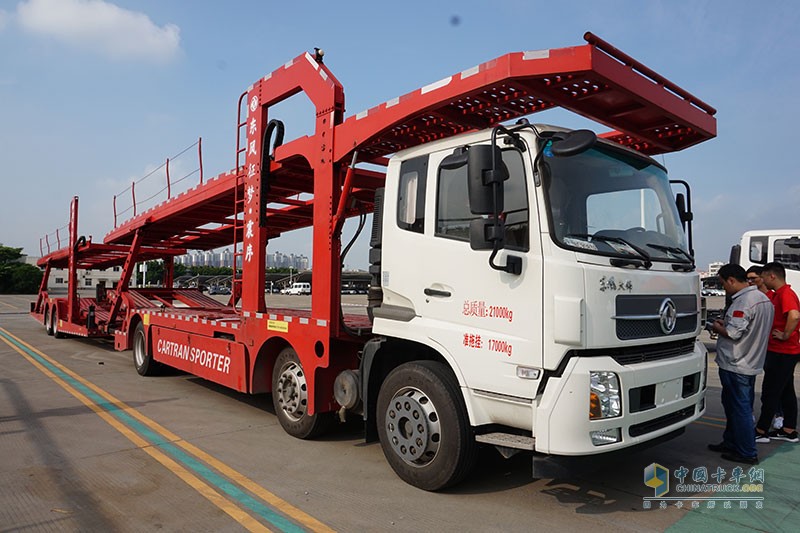 體系協(xié)同促進(jìn) 東風(fēng)商用車中置軸轎運(yùn)車獲多家物流企業(yè)簽約