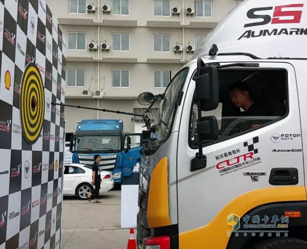 歐馬可超級卡車訓(xùn)練營實(shí)車體驗