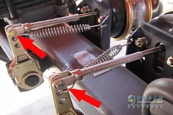 掛車駐車后無法起動，一直抱死。