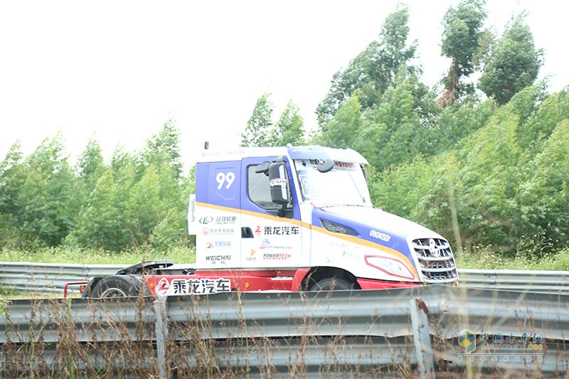 東風(fēng)柳汽乘龍T7、H7卡賽推介會(huì)