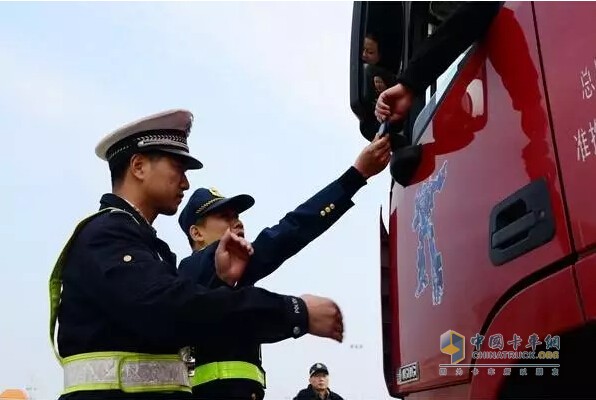 9月起至年底，全國將嚴(yán)查公路治超違法違規(guī)執(zhí)法行為