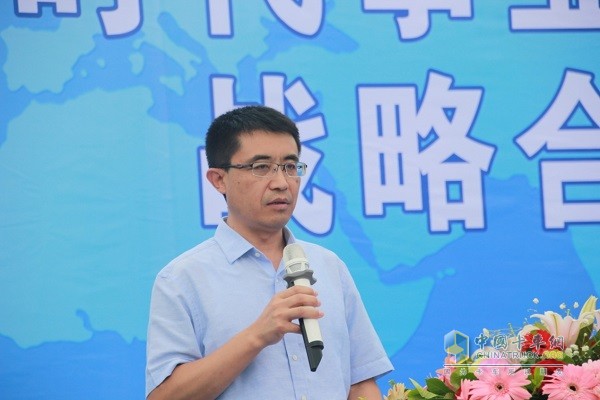 福田汽車集團(tuán)總經(jīng)理助理、時(shí)代事業(yè)部副總經(jīng)理、營銷公司總經(jīng)理鄭夕亮