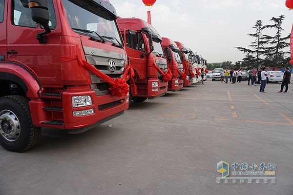 唐山品鑒會(huì)現(xiàn)場中國重汽豪瀚、T7H車型