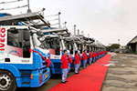 上汽紅巖1643輛中置軸轎運(yùn)車交付9家物流企業(yè)