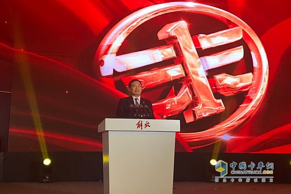 一汽集團黨委常委、副總經(jīng)理，解放事業(yè)本部本部長、黨委書記董春波