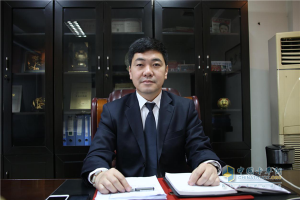 阜陽(yáng)市江淮汽車銷售服務(wù)有限公司總經(jīng)理蔡愛(ài)光