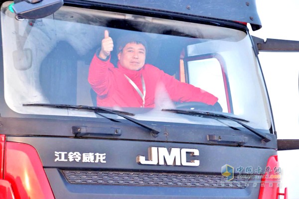 參賽司機(jī)為江鈴重卡點(diǎn)贊