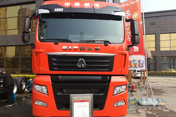 中國重汽商用車汕德卡智能卡車