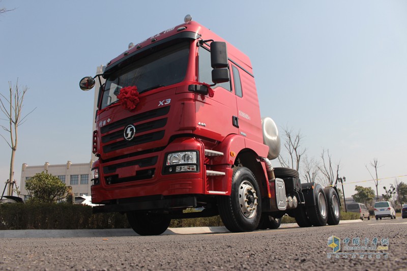 至輕至尊 價(jià)值典范 陜汽軒德X3牽引車(chē)登陸周口