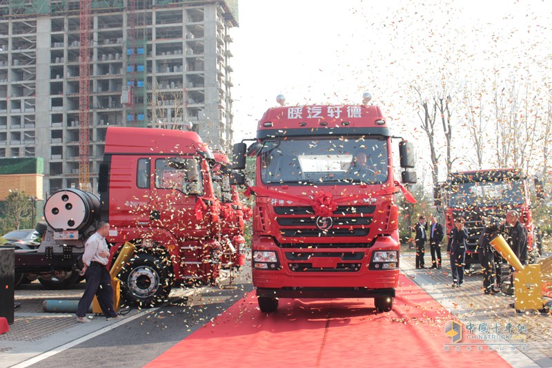 至輕至尊 價(jià)值典范 陜汽軒德X3牽引車(chē)登陸周口