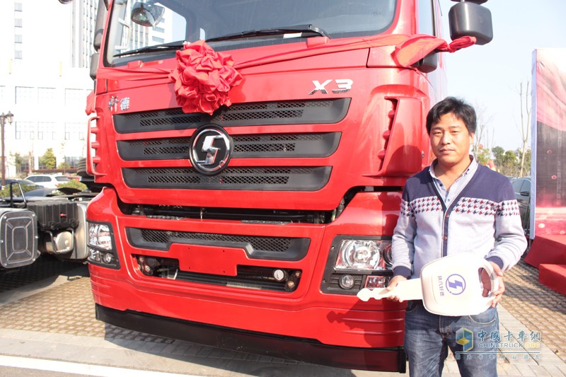 至輕至尊 價(jià)值典范 陜汽軒德X3牽引車(chē)登陸周口