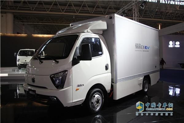 飛碟締途DX純電動(dòng)車節(jié)能減排，守護(hù)祖國藍(lán)天
