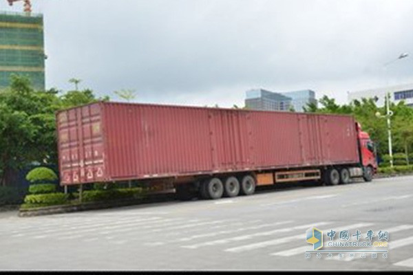 青島擴(kuò)大危化品運(yùn)輸車(chē)輛禁行范圍以及?？诎l(fā)布貨車(chē)通行管理相關(guān)事項(xiàng)通告