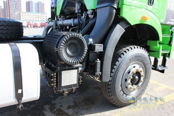 卡車發(fā)動(dòng)機(jī)艙