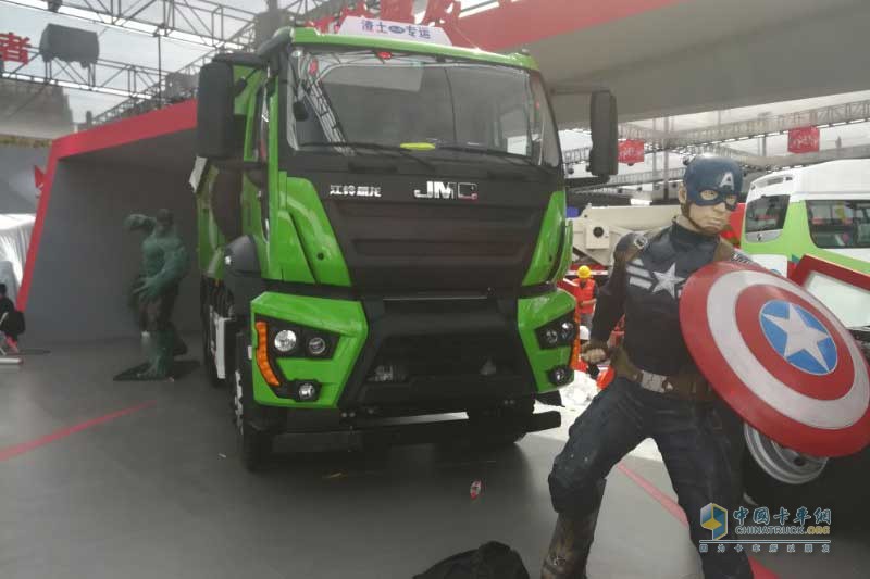 2018第十五屆北京車展第一天，商用車四大展臺(tái)精彩好車