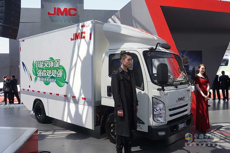 2018年北京車展江鈴展位，兩款重量級(jí)新車發(fā)布
