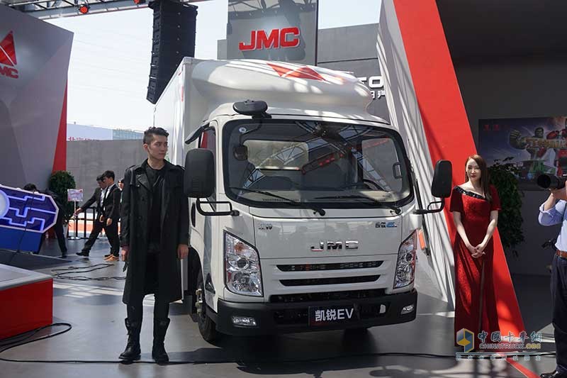 2018年北京車展江鈴展位，兩款重量級(jí)新車發(fā)布