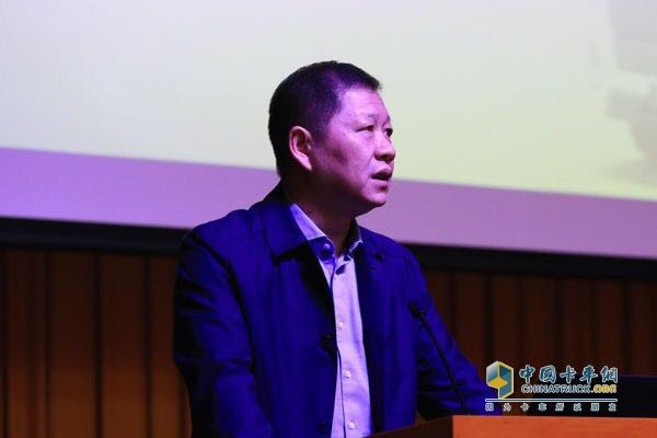 東風(fēng)汽車(chē)集團(tuán)有限公司副總經(jīng)理、東風(fēng)商用車(chē)總經(jīng)理兼黨委書(shū)記楊青