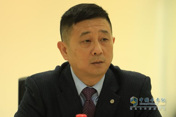 東風(fēng)商用車(chē)有限公司副總經(jīng)理蔣學(xué)鋒認(rèn)為打破技術(shù)次元壁勢(shì)在必行