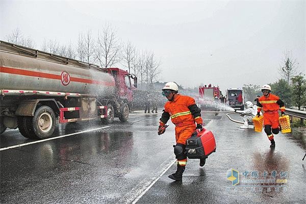 山東省實施高速公路車輛救援清障服務(wù)新的收費標(biāo)準(zhǔn)