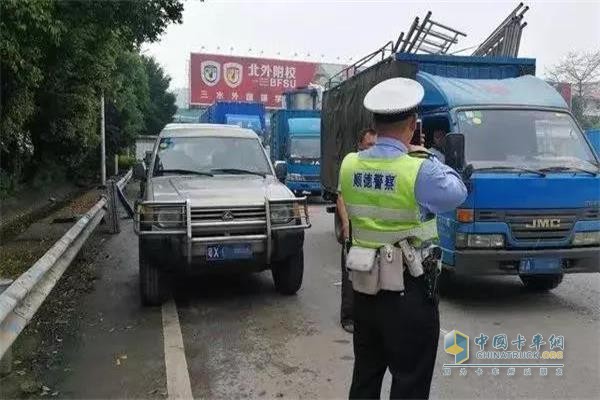 依法、公正、高效處理道路交通事故
