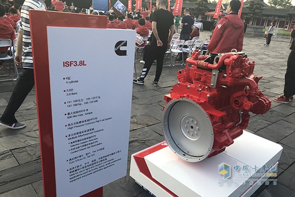 康明斯3.8升發(fā)動(dòng)機(jī)