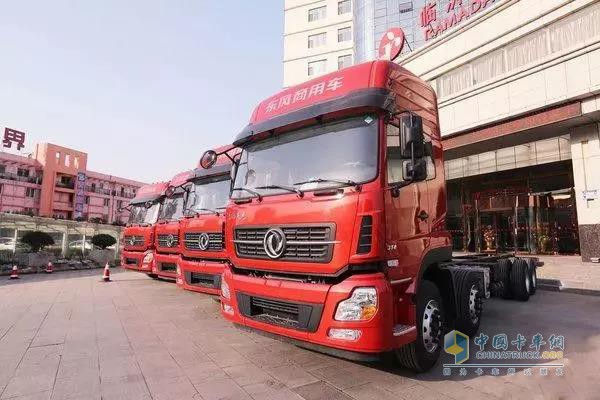 東風(fēng)天龍旗艦牽引車