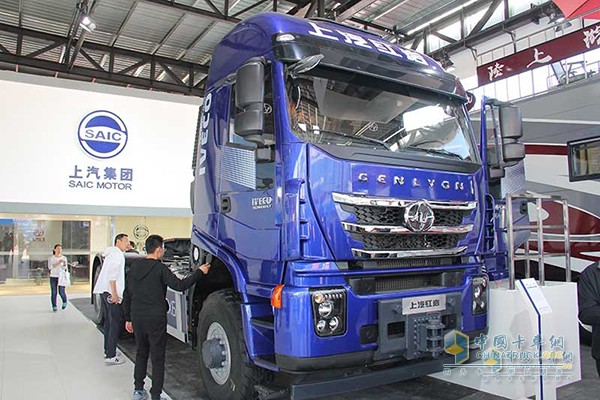 上汽紅巖杰獅6×6大件牽引車(chē)