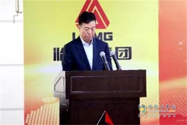 法士特集團(tuán)董事長(zhǎng)嚴(yán)鑒鉑