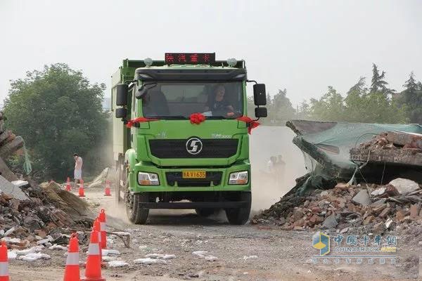 陜汽德隆M3000渣土車比賽風采