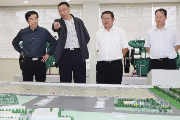 玉柴董事長晏平參觀一汽解放發(fā)動機事業(yè)部