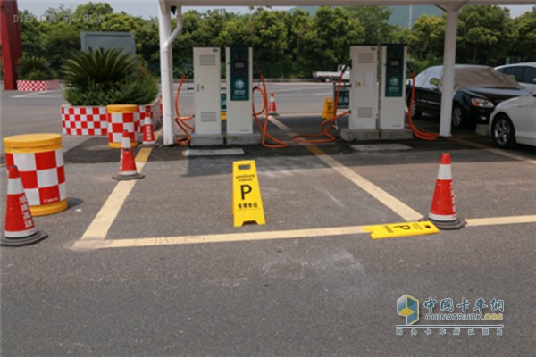 四川高速充電樁建設