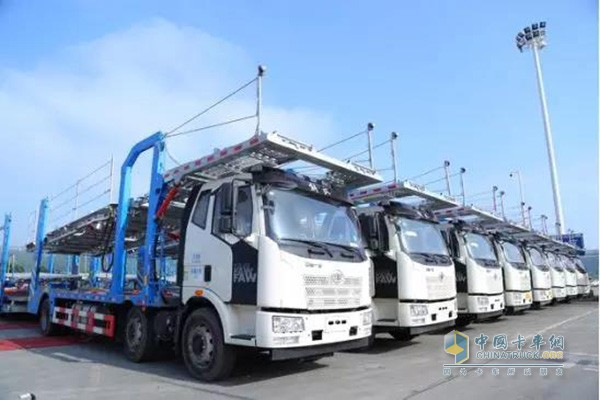 現(xiàn)場(chǎng)交付車(chē)輛
